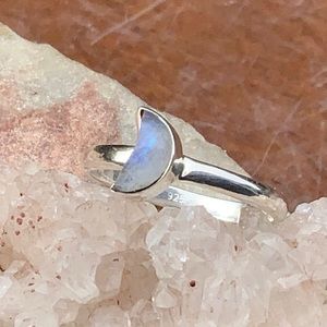 MOONSTONE BLUE FLASH CRESCENT MOON 925 STERLING SILVER RING, SIZE 8.5